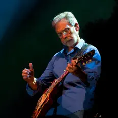 Richard Bennettを聴いたり、ミュージックビデオを鑑賞したり、経歴やツアー日程などを確認したりしましょう！