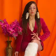 Ascolta Kendra Foster, guarda video musicali, leggi la biografia, vedi le date del tour & altro!