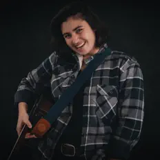 Escucha a Pauline Bertin, mira videos musicales, lee su biografía, consulta las fechas de las gira y más.
