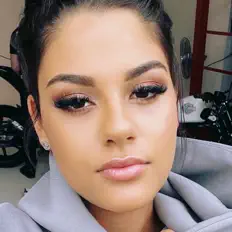 Écoutez Tayra Lehr, regardez des vidéoclips, lisez la biographie, consultez les dates de tournée et plus encore !