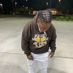 Posłuchaj wykonawcy Aka Domo, obejrzyj teledyski, przeczytaj biografię, zobacz daty tras koncertowych i nie tylko!