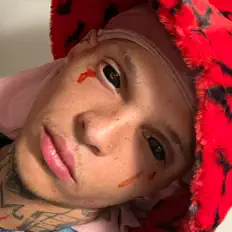 Dengarkan HunnidBarz, tonton video musik, baca bio, lihat tanggal tur & lainnya!