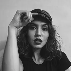 Madison Montgomeryを聴いたり、ミュージックビデオを鑑賞したり、経歴やツアー日程などを確認したりしましょう!