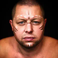 聆聽 Страйкер、觀看音樂影片、閱讀小傳、查看巡演日期等！