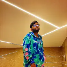 Dengarkan Sairaj, tonton video musik, baca bio, lihat tanggal tur & lainnya!