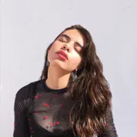Escucha a undefined, mira videos musicales, lee su biografía, consulta las fechas de las gira y más.