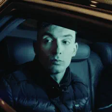 收听 J IAN、观看音乐视频、阅读小传、查看巡演日期等 ！