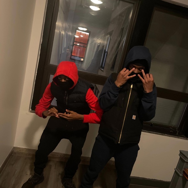 On Hotz (feat. Sugarhill Dede)