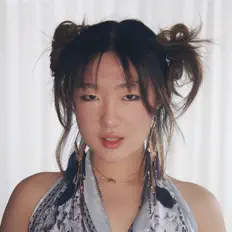 Dengarkan Alicia Daydreams, tonton video musik, baca bio, lihat tanggal tur & lainnya!