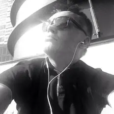 Poslechněte si interpreta RPN, sledujte hudební videa, přečtěte si životopis, podívejte se na data turné a další informace.