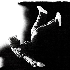 Bloody Bottoms (feat. Kadoe) Motiv