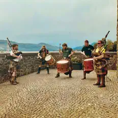 Listen to Clann An Drumma, watch music videos, read bio, see tour dates & more!
