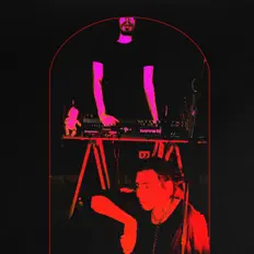 Two Internet Ghostsを聴いたり、ミュージックビデオを鑑賞したり、経歴やツアー日程などを確認したりしましょう！