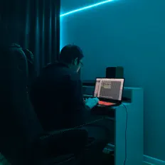 Luister naar yungjiro, bekijk muziekvideo's, lees de bio, bekijk de tourdata, en meer!