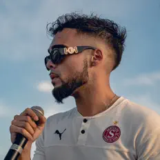Escucha a Lomar, mira videos musicales, lee su biografía, consulta las fechas de las gira y más.