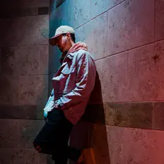 Dengarkan Moes EARTH, tonton video musik, baca bio, lihat tanggal tur & lainnya!