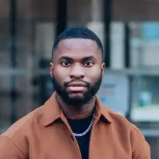 Chaveni Elie Luzala dinle, müzik videolarını izle, biyografisini oku, tur tarihlerini ve daha fazlasını gör!