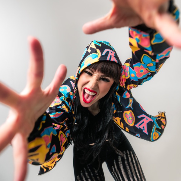 Charlotte Devaney's avatar