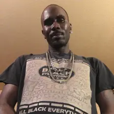 B.L.A.D.E.を聴いたり、ミュージックビデオを鑑賞したり、経歴やツアー日程などを確認したりしましょう！