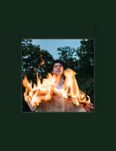 Escucha a 21 chief, mira videos musicales, lee su biografía, consulta las fechas de las gira y más.