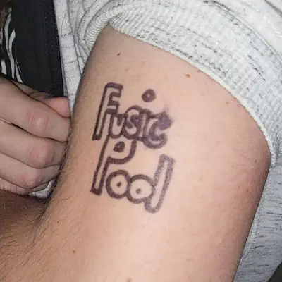 Escucha Touch - Single de Fusic Pool