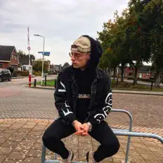 收听 Aaron Van Praag、观看音乐视频、阅读小传、查看巡演日期等 ！