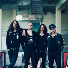 Dengarkan Bitch Queens, tonton video musik, baca bio, lihat tanggal tur & lainnya!