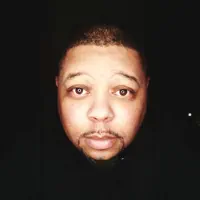 undefinedを聴いたり、ミュージックビデオを鑑賞したり、経歴やツアー日程などを確認したりしましょう！