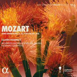 Mozart: Piano Concertos Nos. 15, 16, 17 (KV 450, 451, 453) - Claire Huangci, Mozarteum Orchestra Salzburg &amp; Howard Griffiths Cover Art