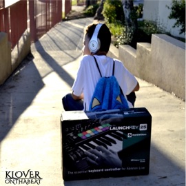 Yo Girl She Looking at Me (feat. Young Silly) [Instrumental] Kloveronthabeat