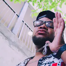 收听 D.O.M.O DaOneManOver、观看音乐视频、阅读小传、查看巡演日期等 ！