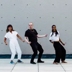 Hör dir New Position an, schau dir Musikvideos an, lies die Biografie, finde Tourdaten und mehr!