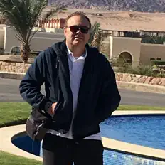 Mahmoud Hosni을(를) 듣고, 뮤직 비디오를 보고, 약력을 읽고, 투어 일정 등을 확인하세요!
