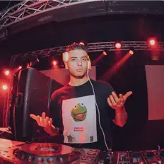 Listen to PetieSmallzz, watch music videos, read bio, see tour dates & more!