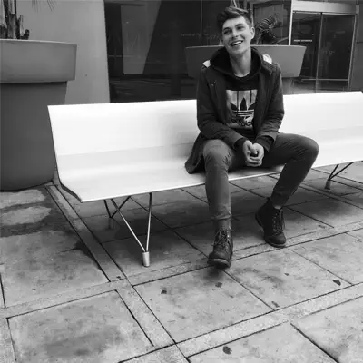 Hola Baby - Single - Ezequiel Hernandez
