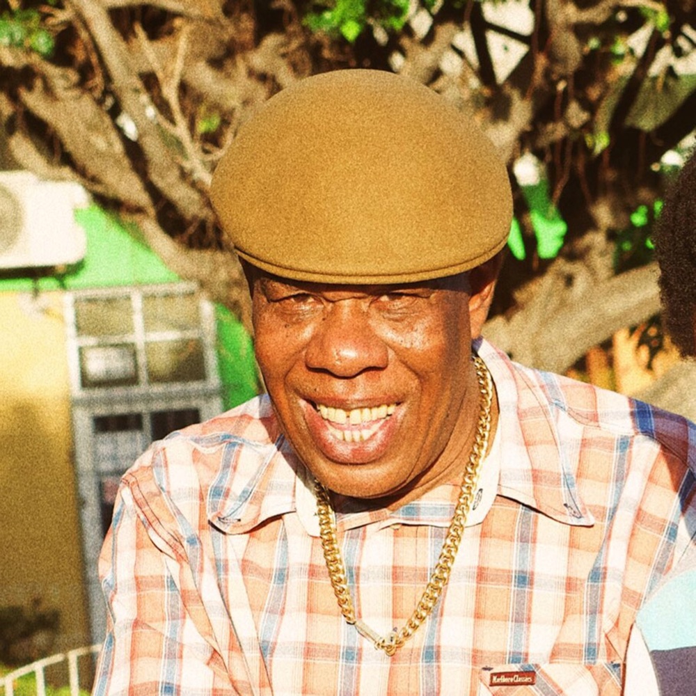 Фото Burro Banton