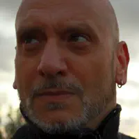 Ascolta undefined, guarda video musicali, leggi la biografia, vedi le date del tour & altro!
