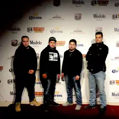 Poslechněte si interpreta Despicable Group, sledujte hudební videa, přečtěte si životopis, podívejte se na data turné a další informace.