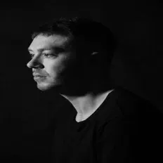 Danny Eatonを聴いたり、ミュージックビデオを鑑賞したり、経歴やツアー日程などを確認したりしましょう！