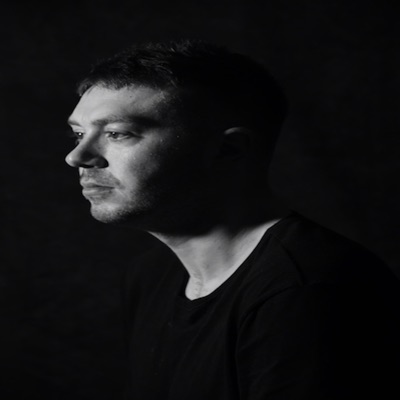 Hör dir Danny Eaton an, schau dir Musikvideos an, lies die Biografie, finde Tourdaten und mehr!