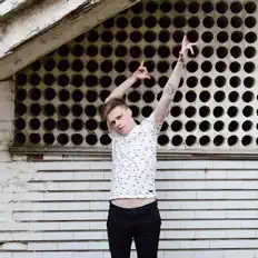 Dengarkan Swooqy, tonton video musik, baca bio, lihat tanggal tur & lainnya!