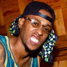 Ouça Lenny Chaos, assista a videoclipes, leia a biografia, veja as datas das turnês e mais!