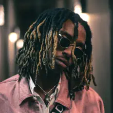 Hör dir TTGO an, schau dir Musikvideos an, lies die Biografie, finde Tourdaten und mehr!