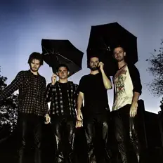 Hör dir Marjorie Gardens an, schau dir Musikvideos an, lies die Biografie, finde Tourdaten und mehr!