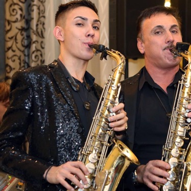 întro vacanță asistent nu muzica instrumentala saxofon colaj Evaziv  Decolora Mobiliza
