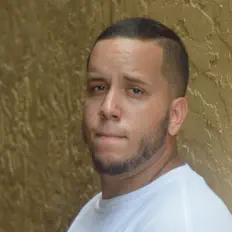 Poslechněte si interpreta Eric Bombay, sledujte hudební videa, přečtěte si životopis, podívejte se na data turné a další informace.