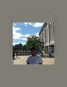 Rugged Oneを聴いたり、ミュージックビデオを鑑賞したり、経歴やツアー日程などを確認したりしましょう！