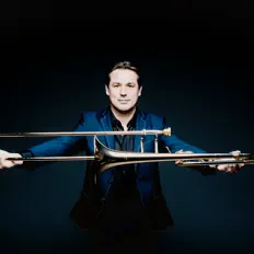 聆聽 Jörgen van Rijen、觀看音樂影片、閱讀小傳、查看巡演日期等！