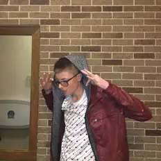 Lil Opioidを聴いたり、ミュージックビデオを鑑賞したり、経歴やツアー日程などを確認したりしましょう！