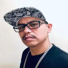 Ακούστε περιεχόμενο από Abyss16, παρακολουθήστε μουσικά βίντεο, διαβάστε το βιογραφικό, δείτε ημερομηνίες περιοδείας, και πολλά ακόμη!